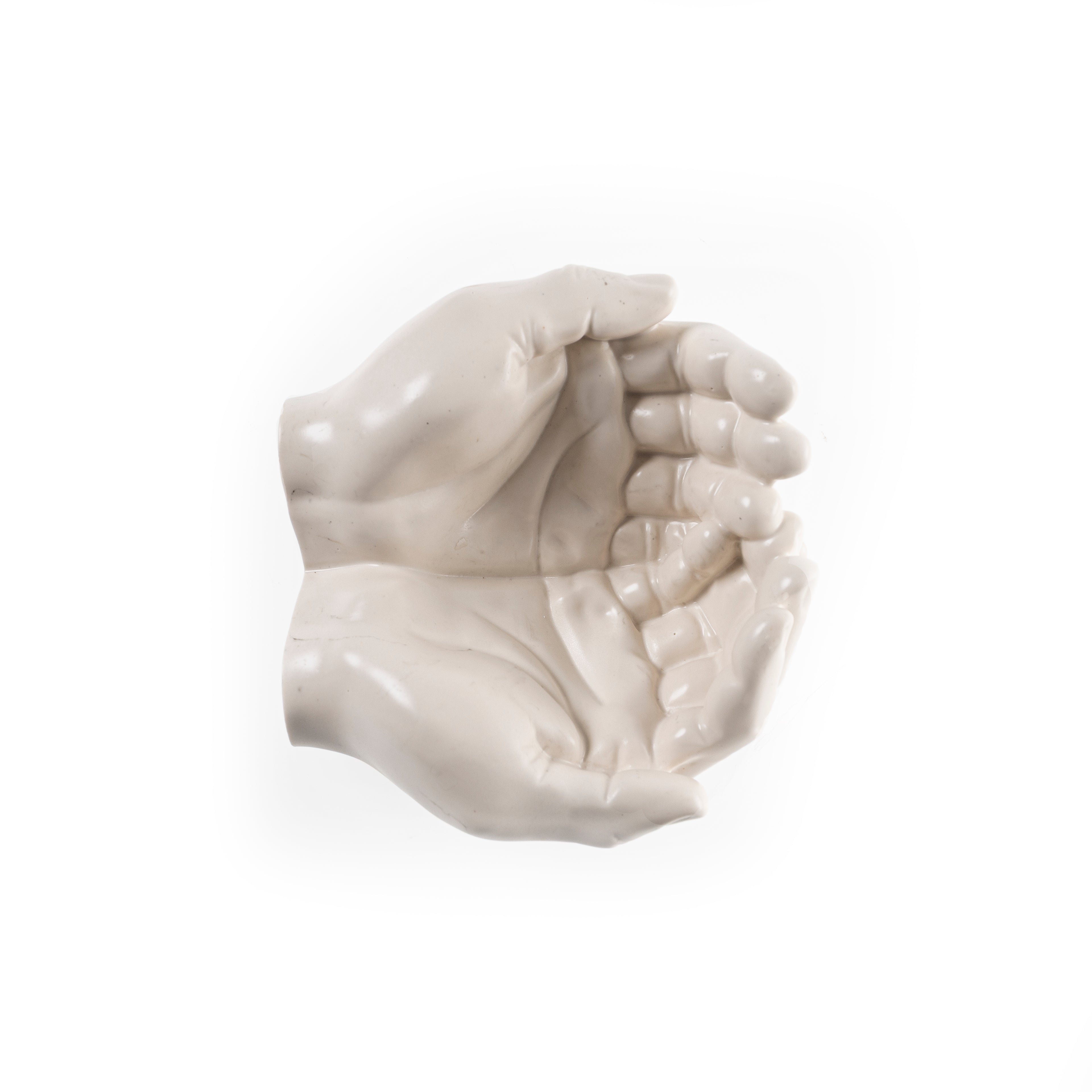 PRAYER HANDS TRAY [CREME]