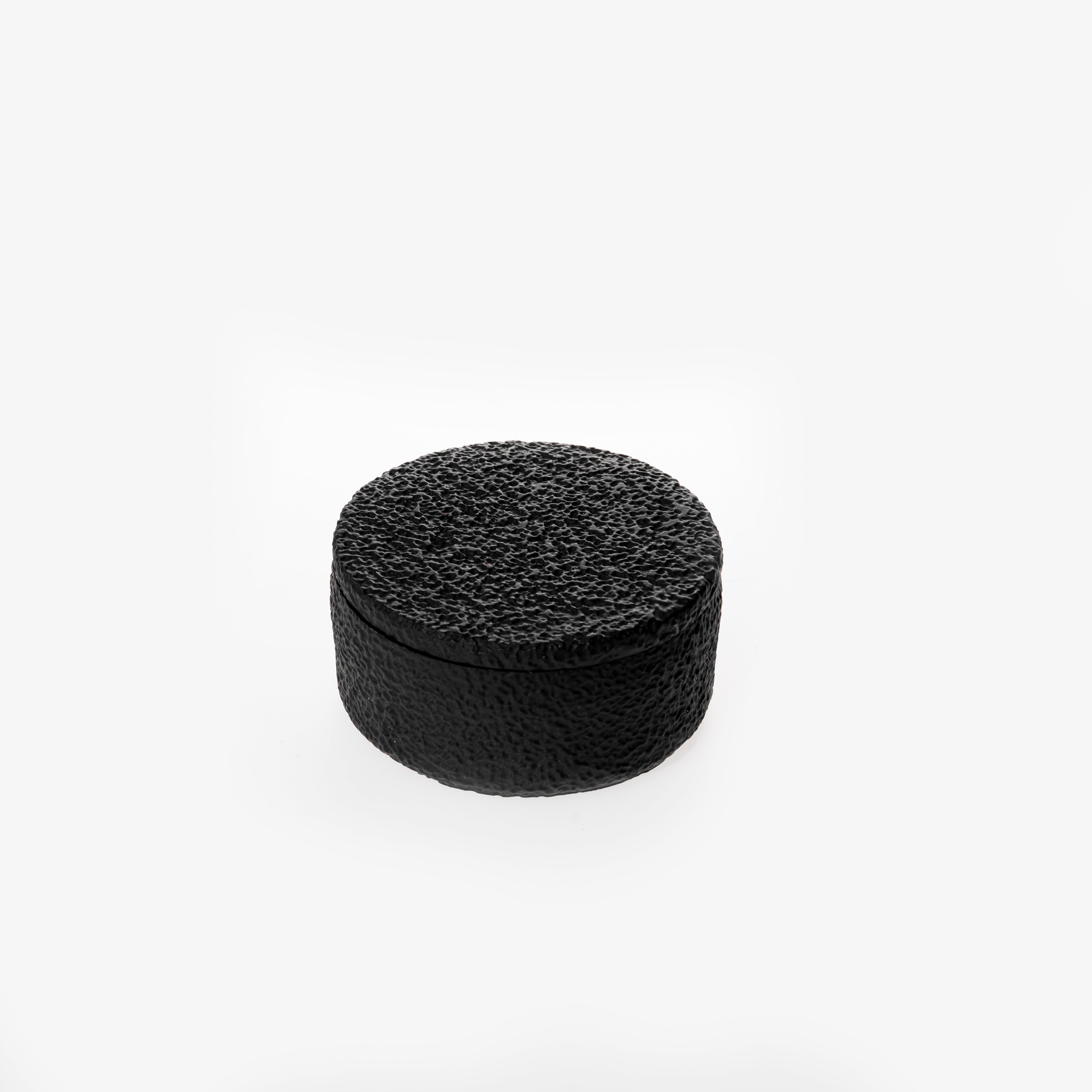 TEXTURED CANDLE [BLACK]