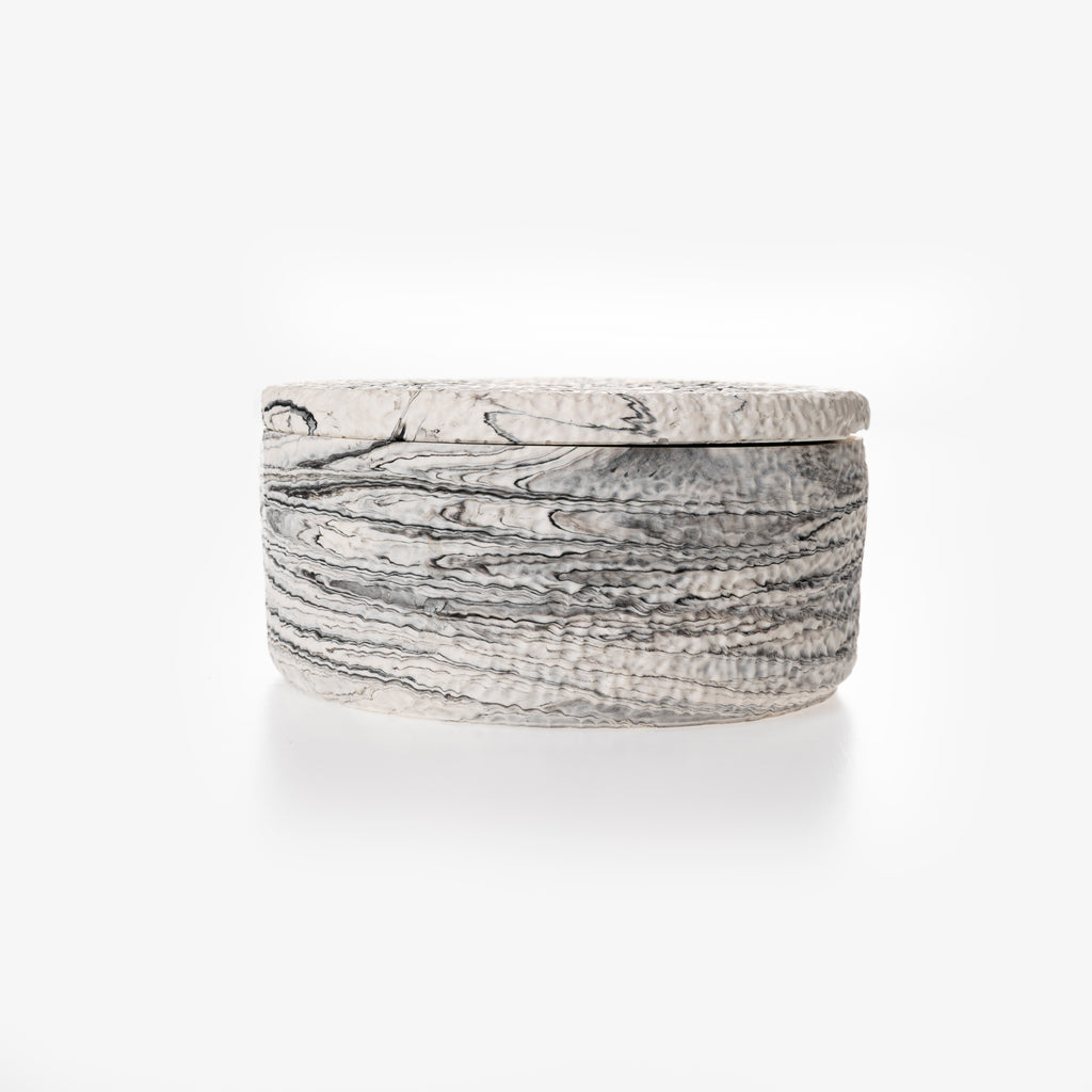 TEXTURED CANDLE [BLACK MARBLE]