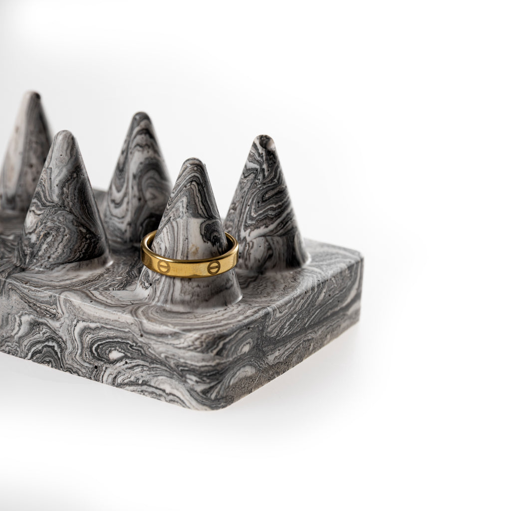 CONE RING HOLDER [BLACK MARBLE]