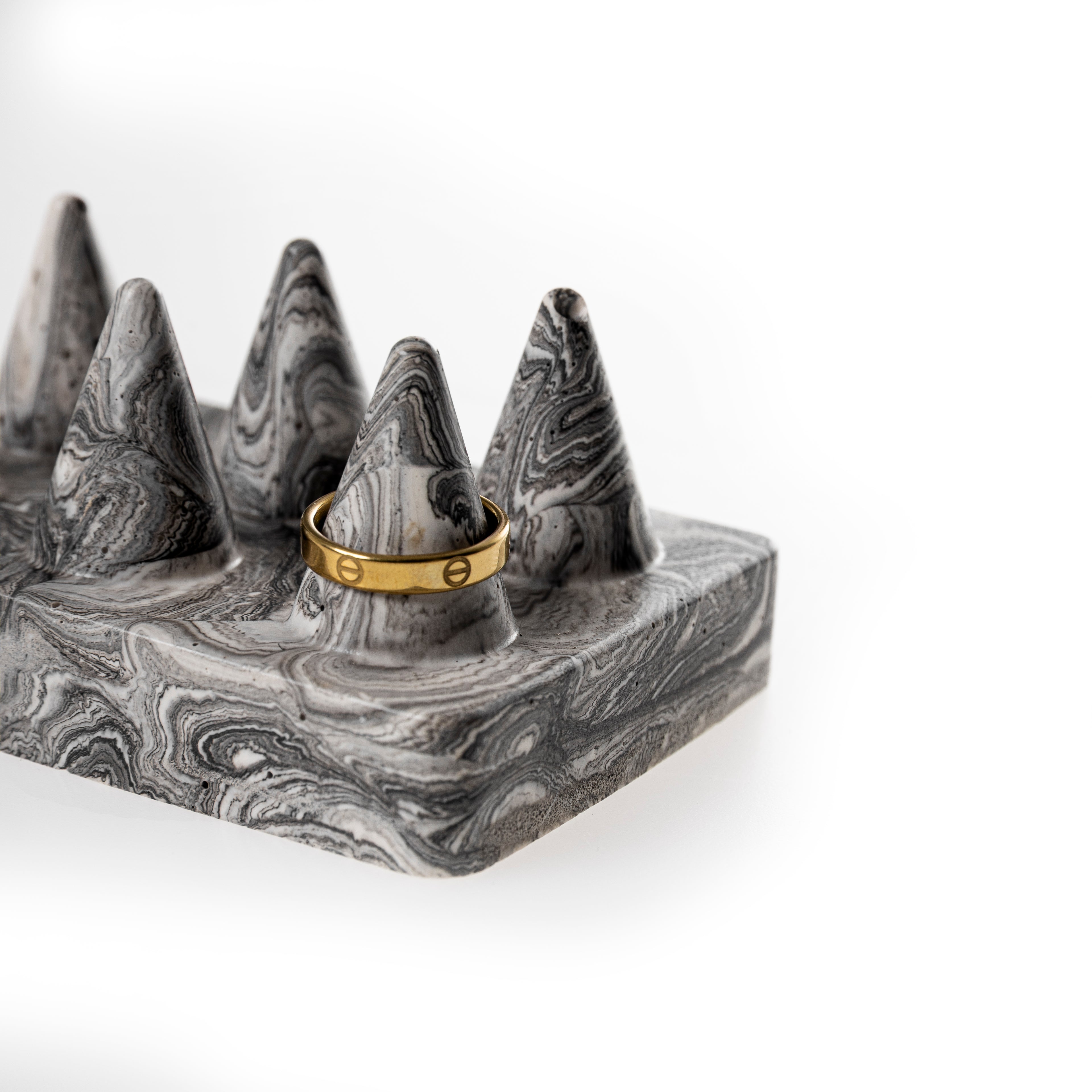 CONE RING HOLDER [BLACK MARBLE]